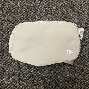 Lululemon Everywhere Belt Bag- White Opal